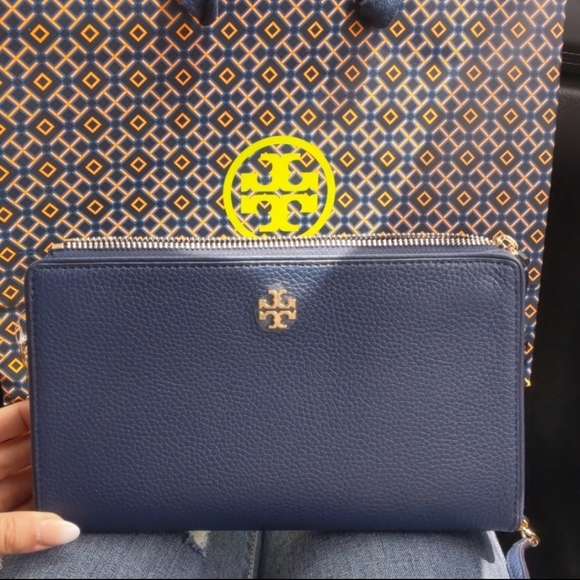 Navy blue Tory Burch zip closure purse - Picture 5 of 8
